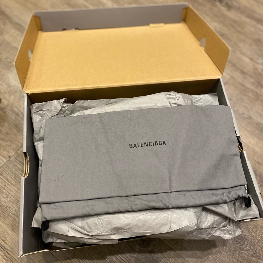 Balenciaga Track Sneaker in “White Flou Yellow” - Picture 8 of 8